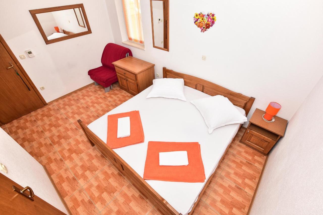 Apartmani Roso Макарска Экстерьер фото