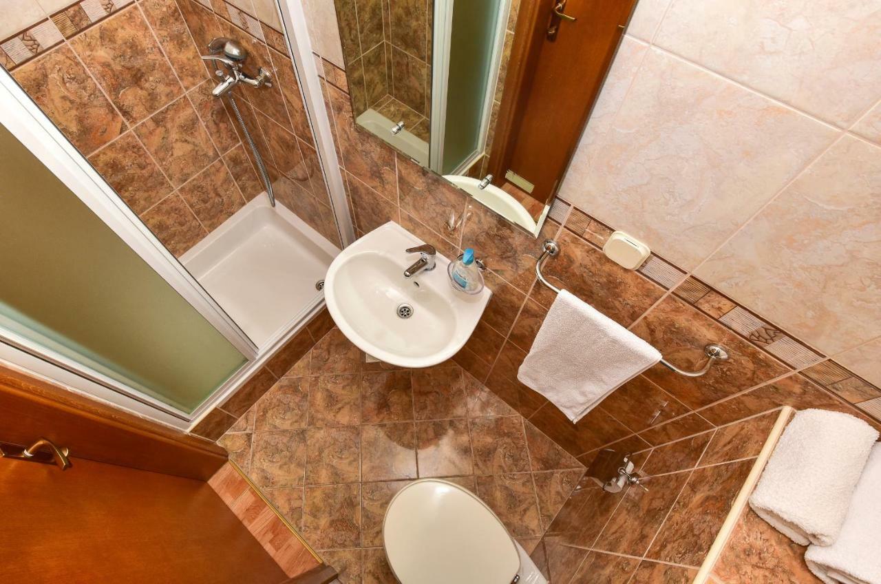 Apartmani Roso Макарска Экстерьер фото