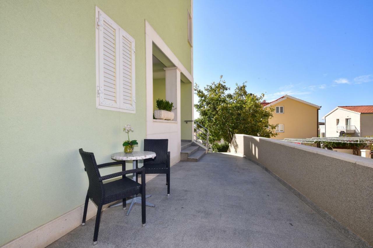 Apartmani Roso Макарска Экстерьер фото