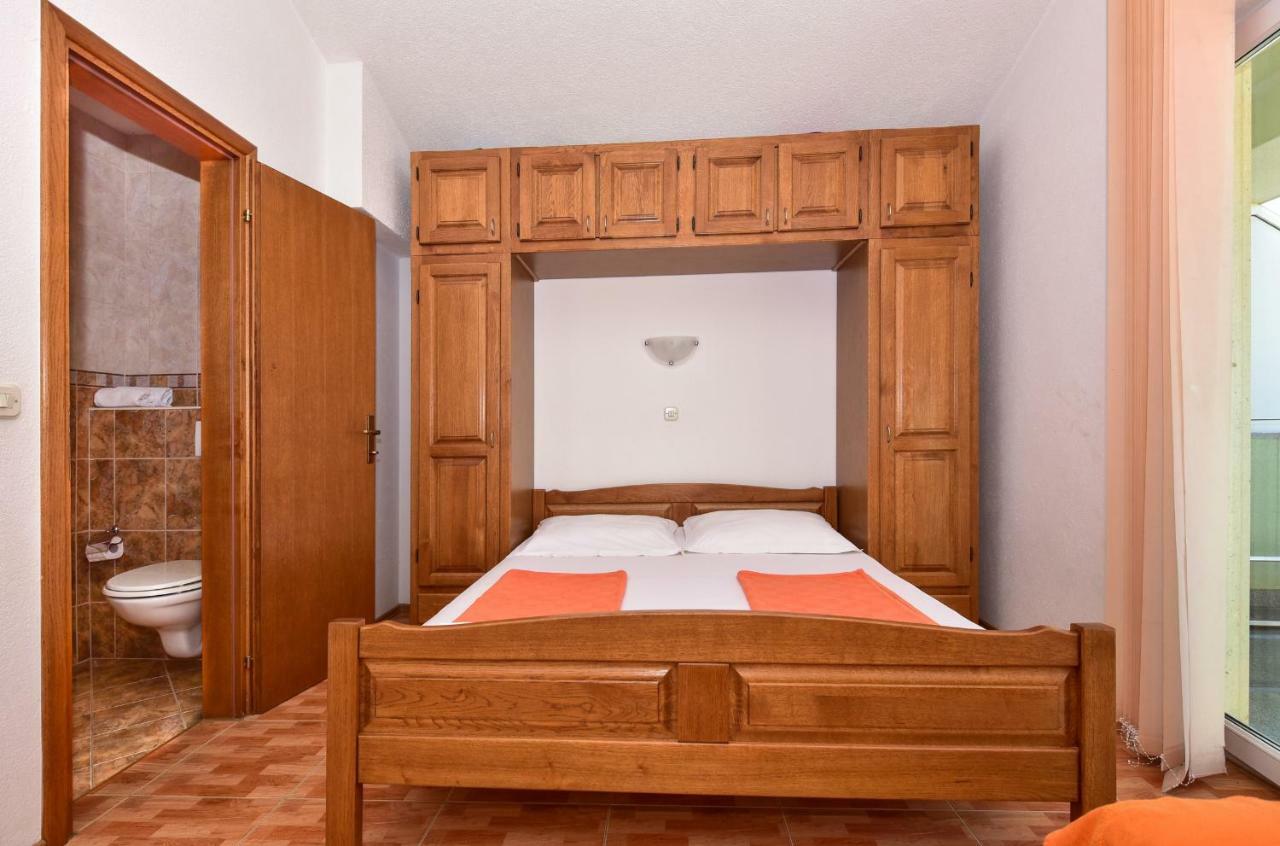 Apartmani Roso Макарска Экстерьер фото