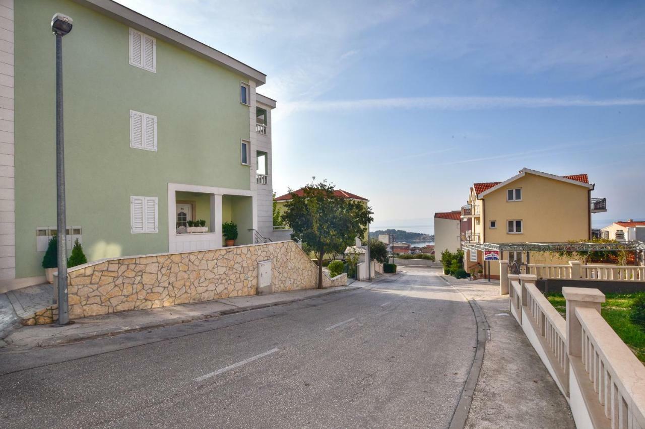 Apartmani Roso Макарска Экстерьер фото