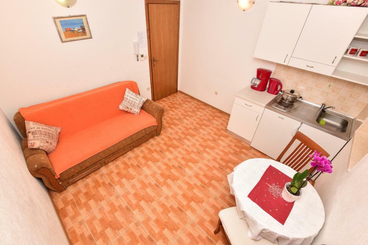 Apartmani Roso Макарска Экстерьер фото