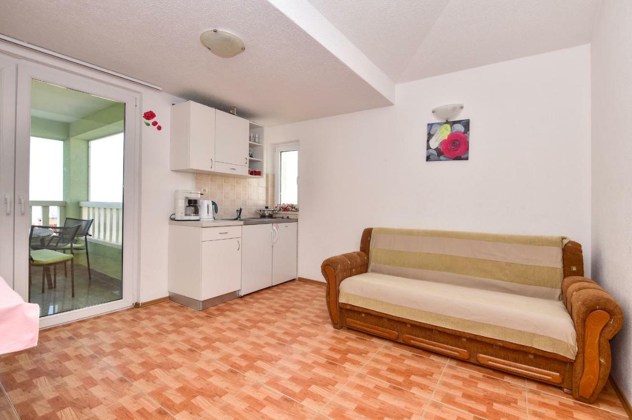 Apartmani Roso Макарска Экстерьер фото