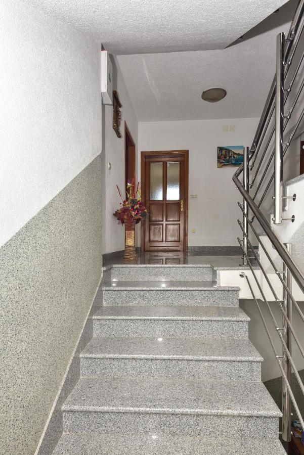 Apartmani Roso Макарска Экстерьер фото